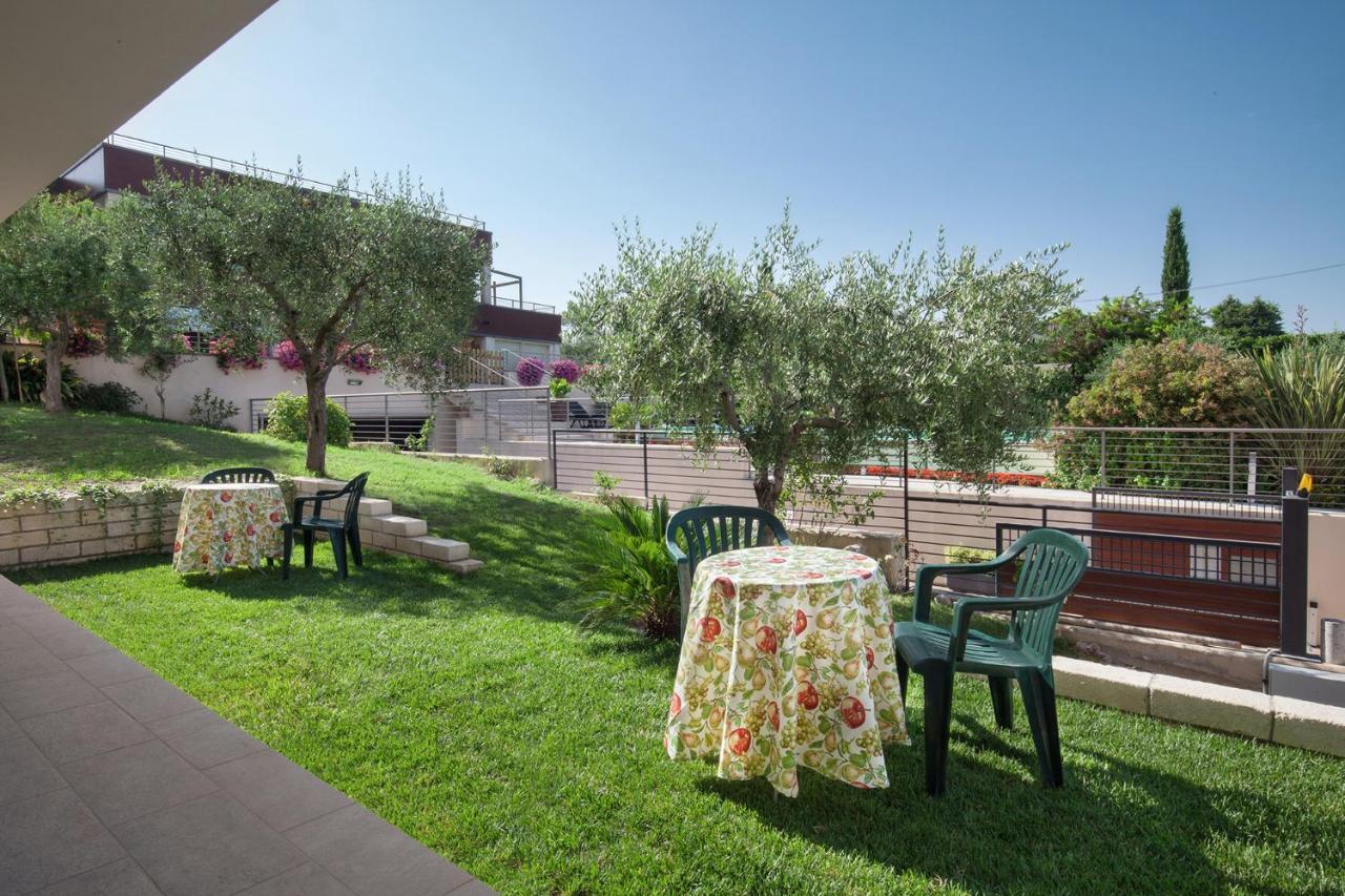 Villa Aurora-Holiday Home Apt 2 Bardolino Eksteriør billede