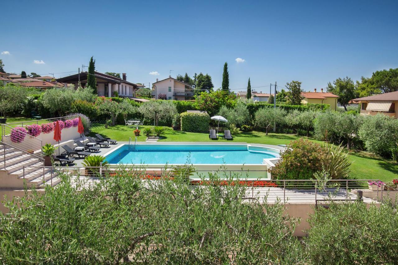Villa Aurora-Holiday Home Apt 2 Bardolino Eksteriør billede